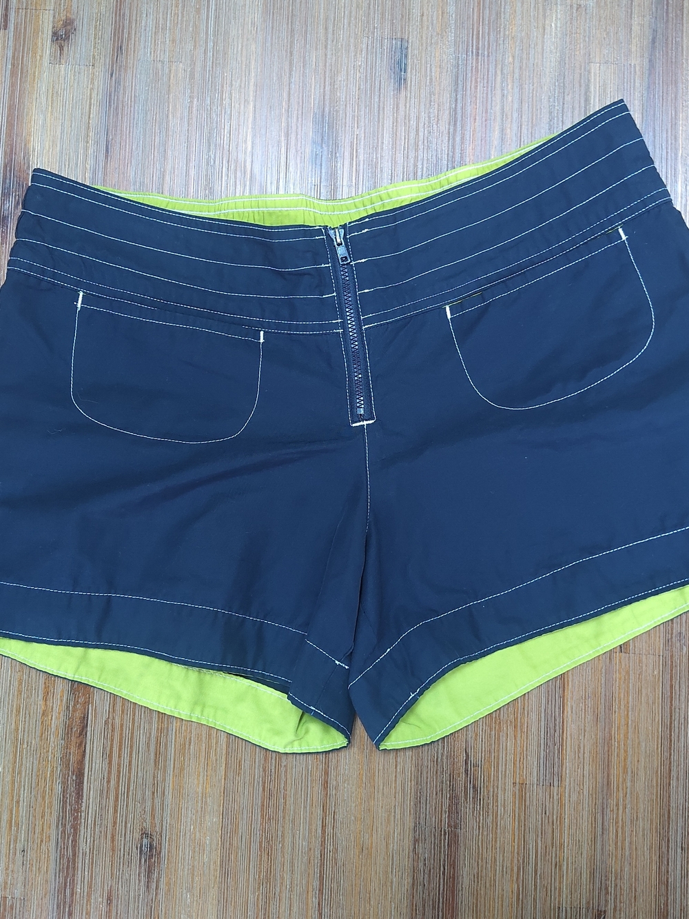 Women's VTG Nike Athletic Shorts Low Rise Zipper Y2K Blue & Green Size Medium